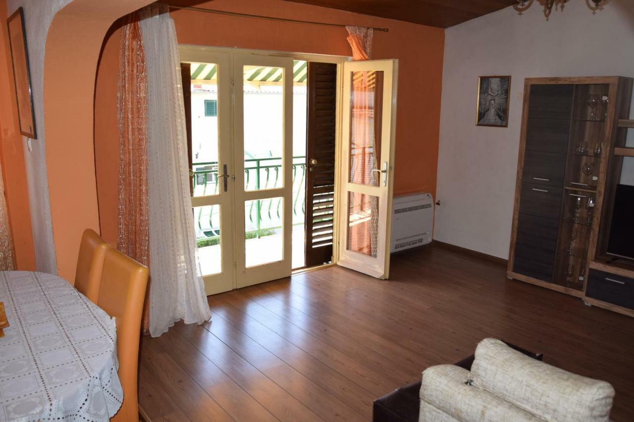 Apartman Linda 1 Baška Voda Buitenkant foto