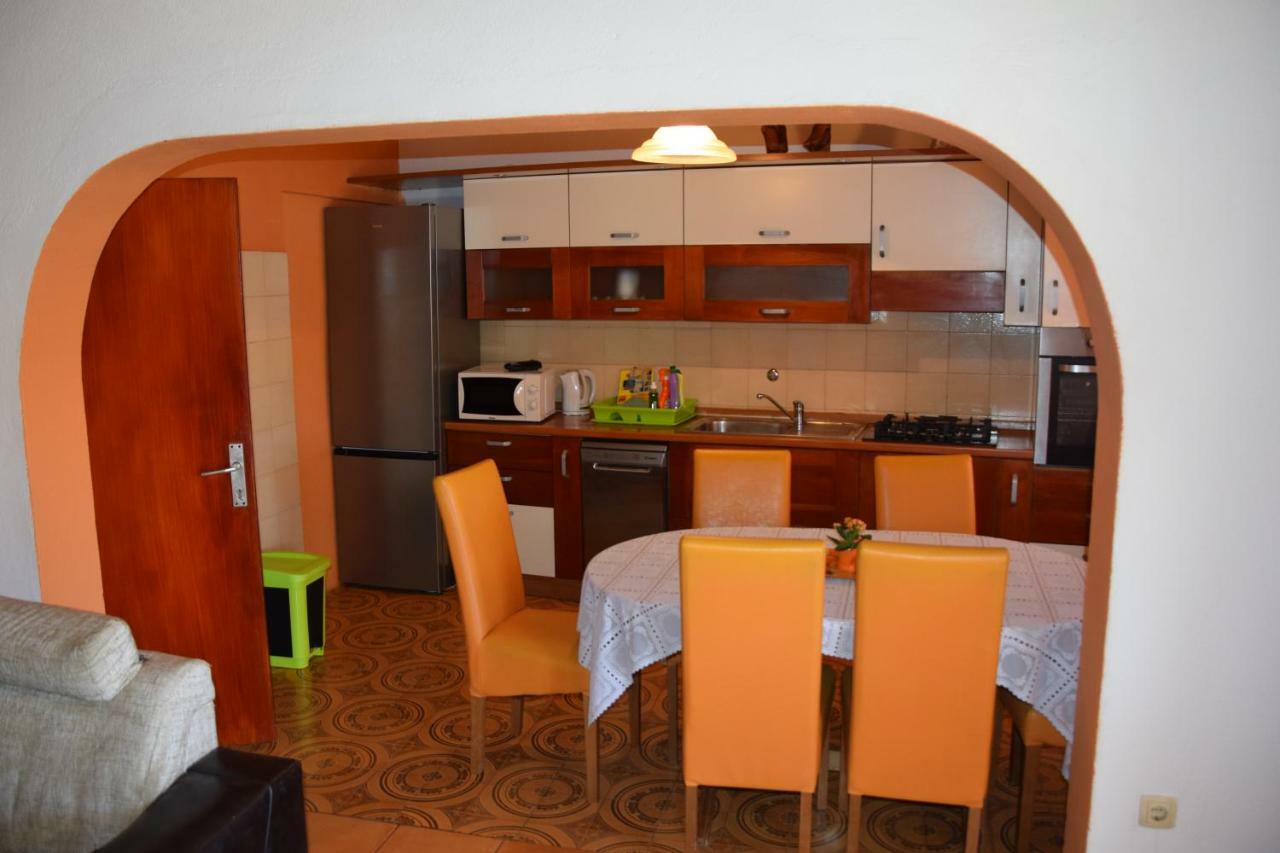 Apartman Linda 1 Baška Voda Buitenkant foto